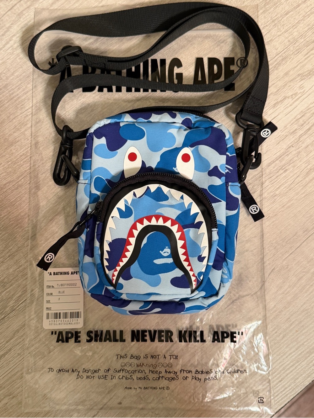 Bape Blue Camo
Shoulder Bag
Crossbody Bag
Bought in LA
Authentic